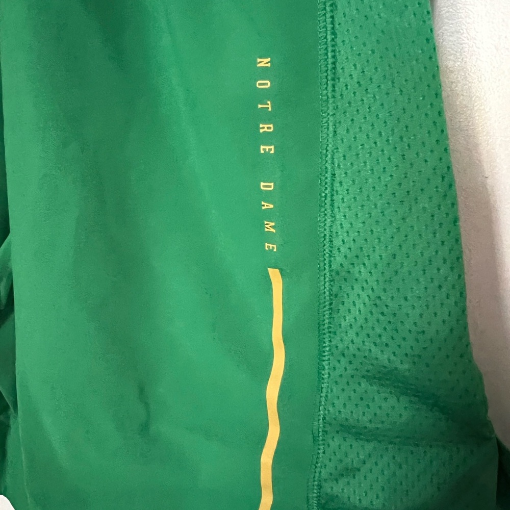 NWT Men's Under Armour Green Notre Dame Fighting Irish Woven Shorts SIZE MD